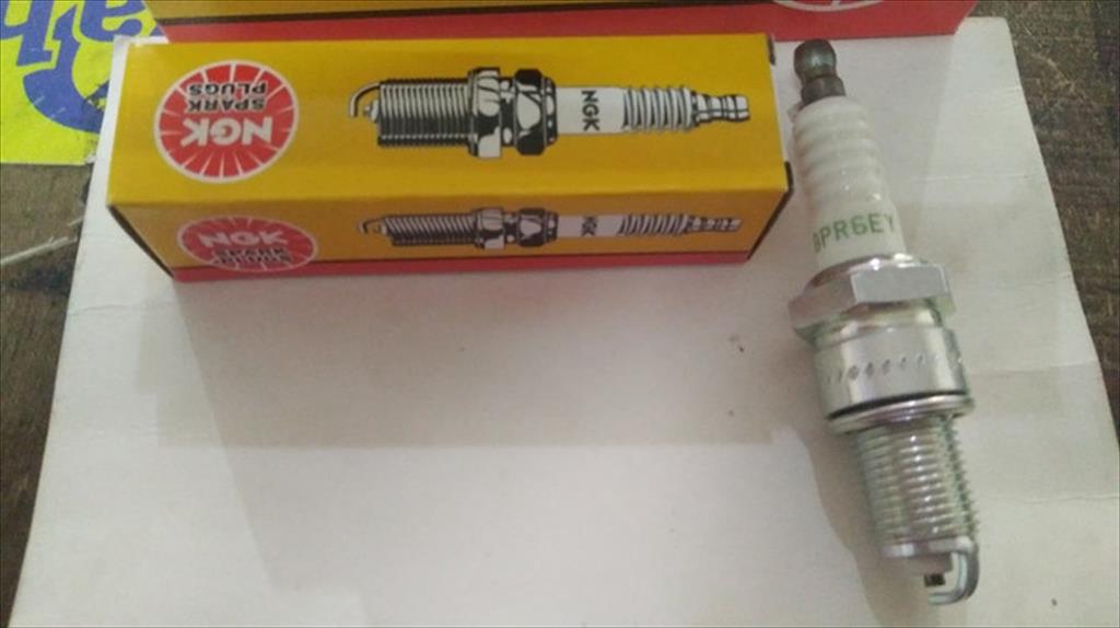 Busi Spark Plug Mobil Toyota Starlet EP 71/81 1.3 BPR6EY NGK Asli Harga 25,999 rupiah*Gratis Ongkir