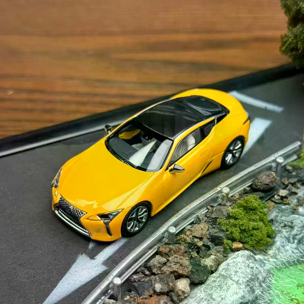 Voiture Miniature Enchery 1:64 - Lexus LS500h 2018 Blanche - Modèle Diecast Neuf