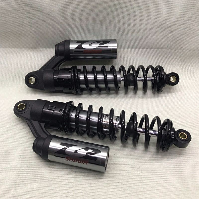 READY Shock 320mm Tabung Shockbreaker Showa Z62 sport day Tabung Atas Black 320mm Anting Bulat RX King GL Pro Max Mega Pro Versa Blade Harga 1,248,886 rupiah*Gratis Ongkir