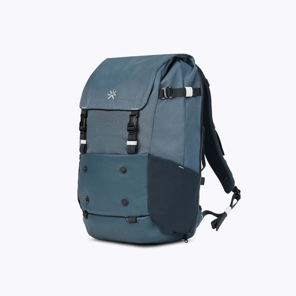 Tropicfeel Shell Backpack กระเป๋าเป้เดินทาง (2391221U642) ราคา 8,100 บาท*ส่งฟรี