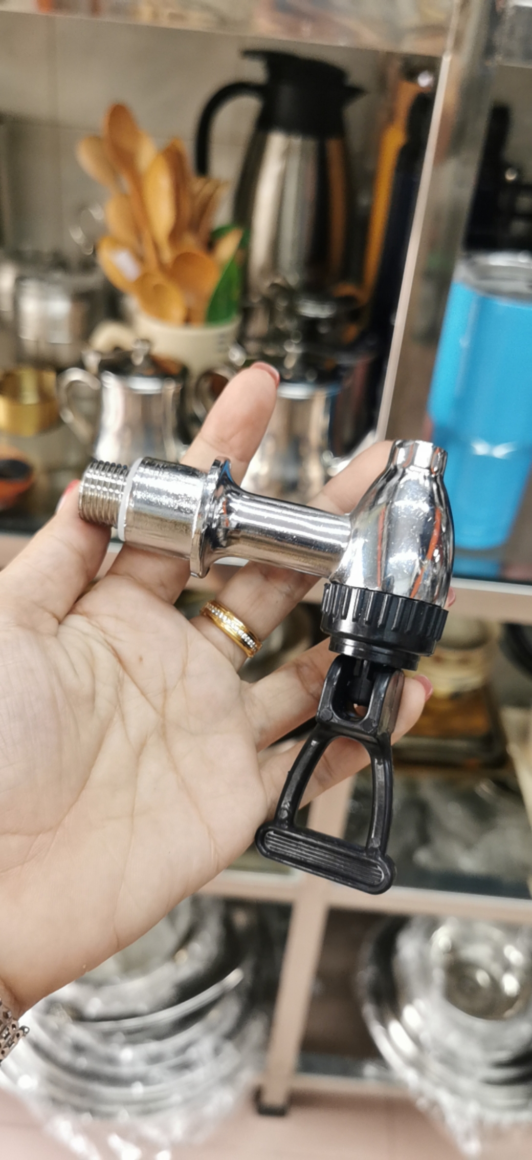 Dụng cụ vòi bình ủ nóng