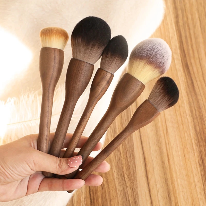 【Exclusive Offer】 1pcs Vintage Walnut Soft Makeup Brushes Set Foundation Contour Loose Powder Blushe