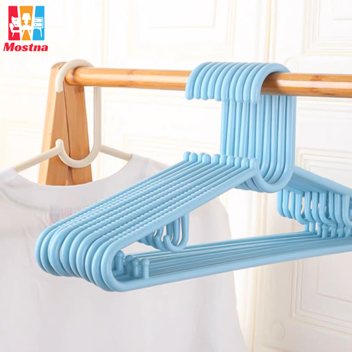ไม้แขวนเสื้อผู้ใหญ่ ไม้แขวนเสื้อขอบพลาสติกกันลื่น ไม้แขวนเสื้อพลาสติก อย่างหนา คุณภาพดี ผู้ใหญ่ เลือกสีได้ ราคา 37 บาท*ส่งฟรี