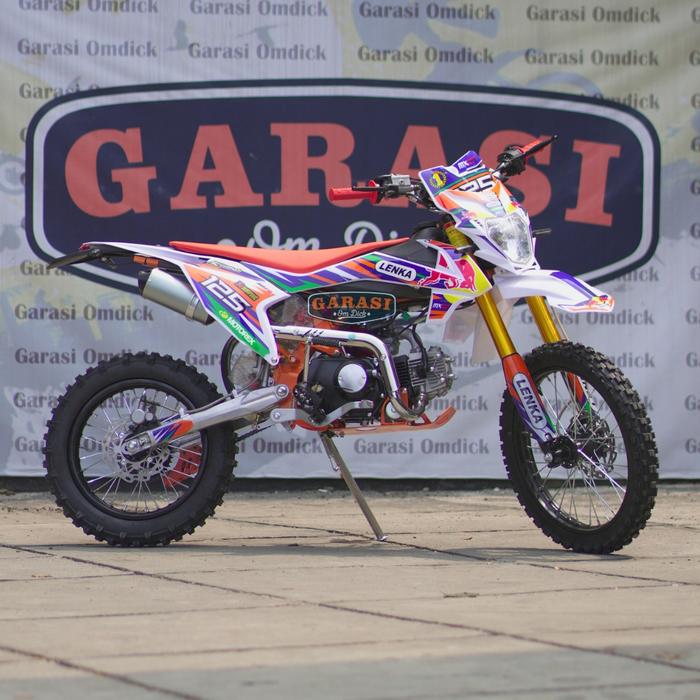 MEDIUM TRAIL LENKA 222 125CC MANUAL KOPLING 17 X 14 -DAANSHOP5 Giá 12,630,000 Đồng*Miễn phí vận chuyển