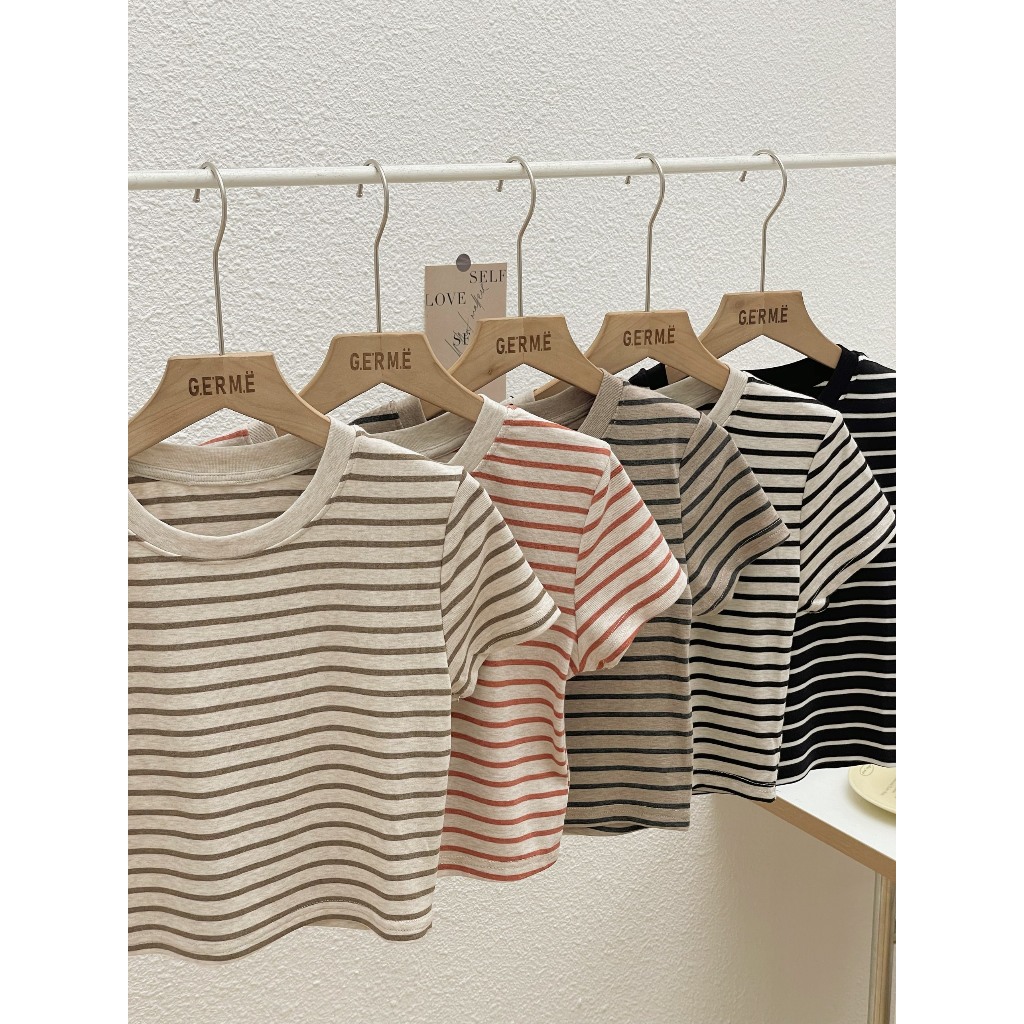 Áo phông nữ croptop kẻ ngang, Áo phông croptop năng động và nữ tính a01249847 By Germe