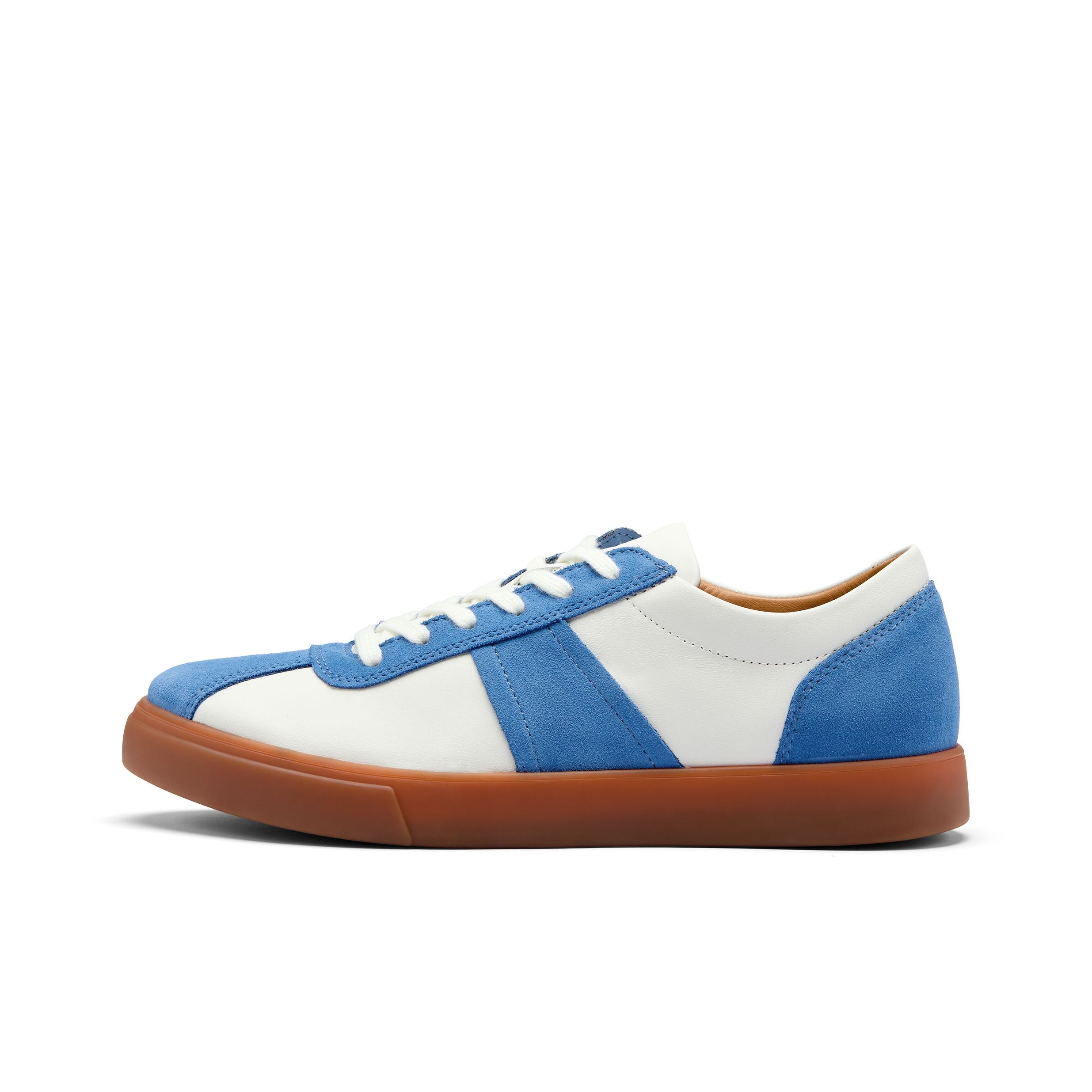 รองเท้าผู้ชาย ECCO SS26 SOFT 10 Collection Low top รองเท้าสเก็ตบอร์ดผู้ชายสีขาว/sapphire Blue 56010461583 ราคา 19,350 บาท*ส่งฟรี