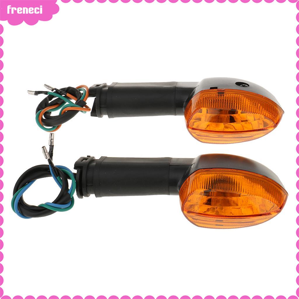 Freneci xe máy lần lượt