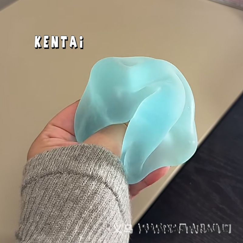Stress Relief Squishy Toy with Slow Rebound for Relaxation and Fun ราคา 68 บาท*ส่งฟรี