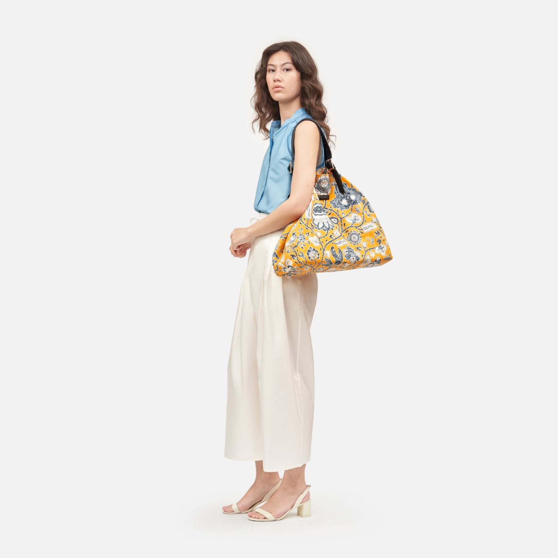 Sarung Lasem Linen Weekend Tote - Orange ราคา 1,680 บาท*ส่งฟรี