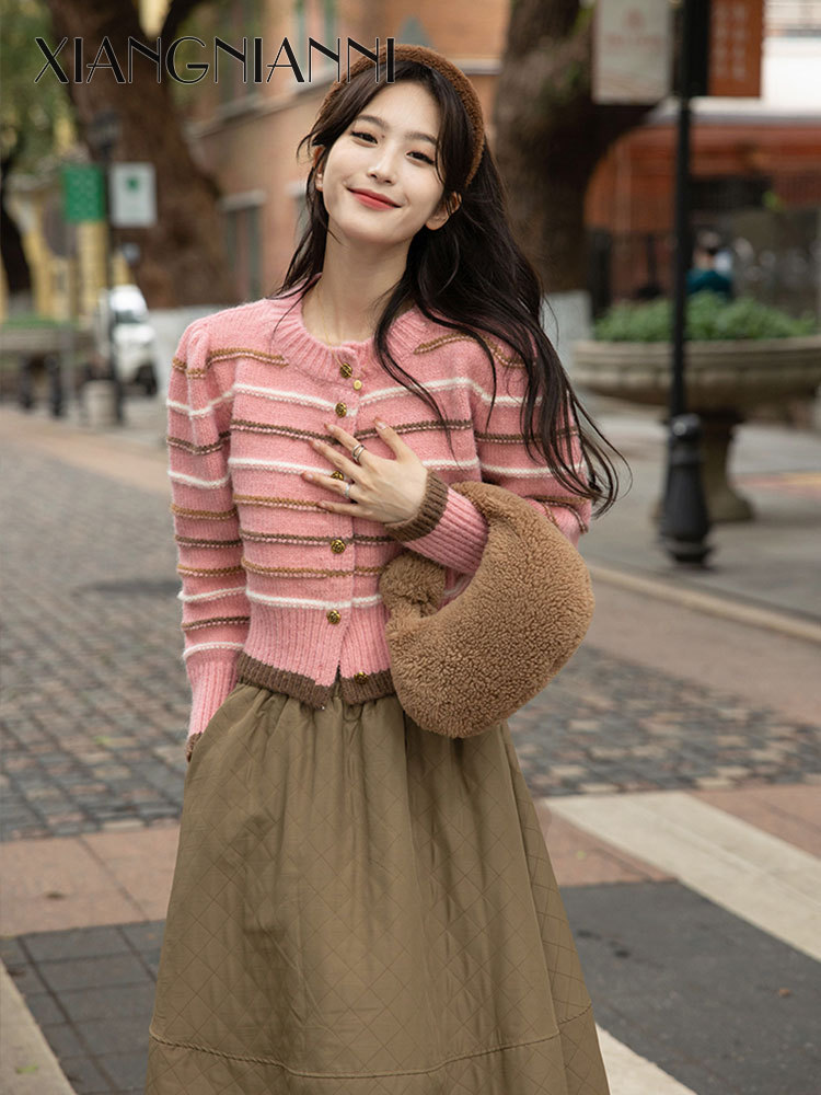 Xiang Nian ni phong cách Hàn Quốc tuôi-giảm phong cách hương thơm áo len áo khoác cho phụ nữ 2023 mới mùa thu lỏng phong cách Hàn Quốc Áo Cardigan dệt kim