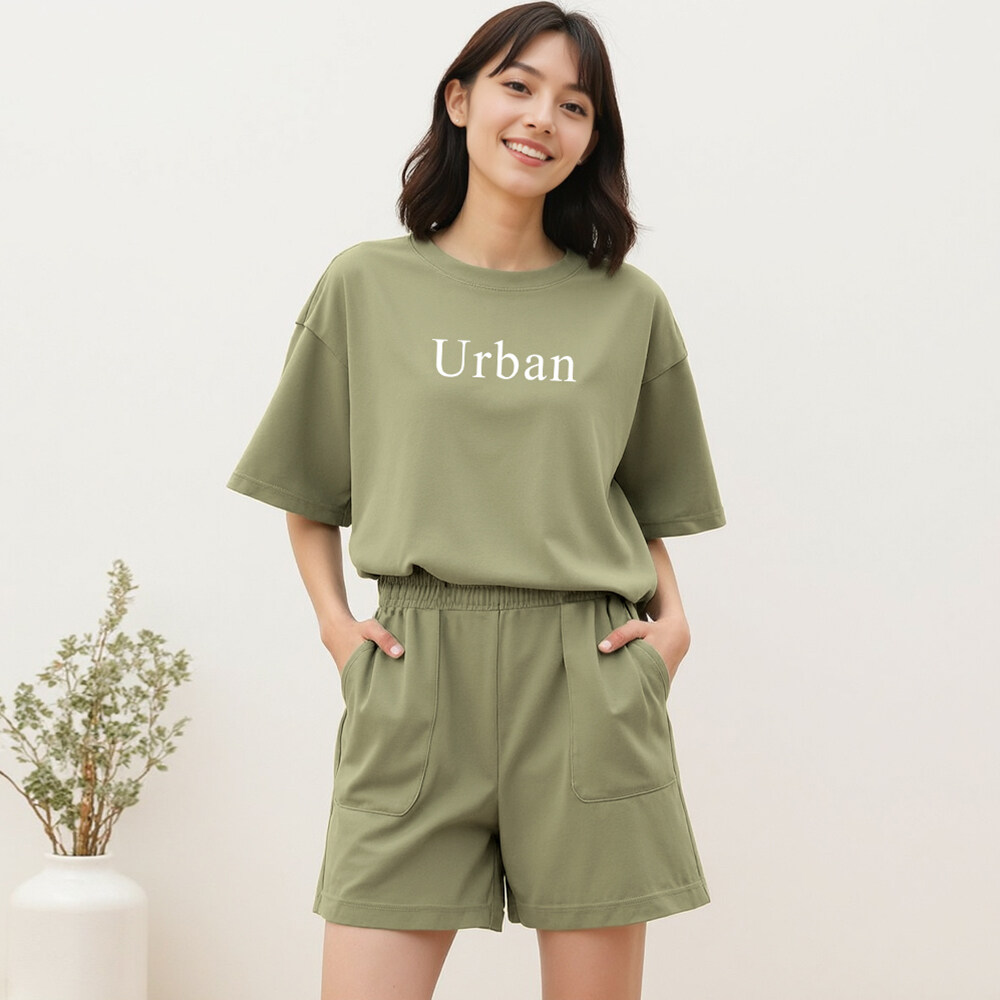 Closet Crush ชุดสำหรับผู้หญิงฤดูร้อนจดหมายสบายๆพิมพ์แขนสั้นคอลูกเรือเสื้อยืดเอวสูงกางเกงขาสั้นขากว้างทุกวันพื้นฐานชุด B250218 ราคา 416 บาท*ส่งฟรี