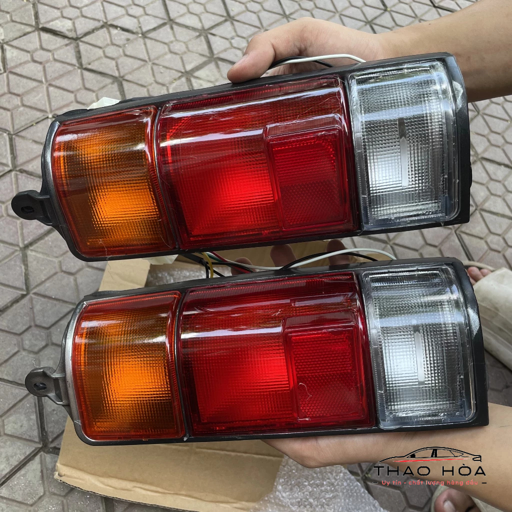 Đèn hậu suzuki 7 chỗ