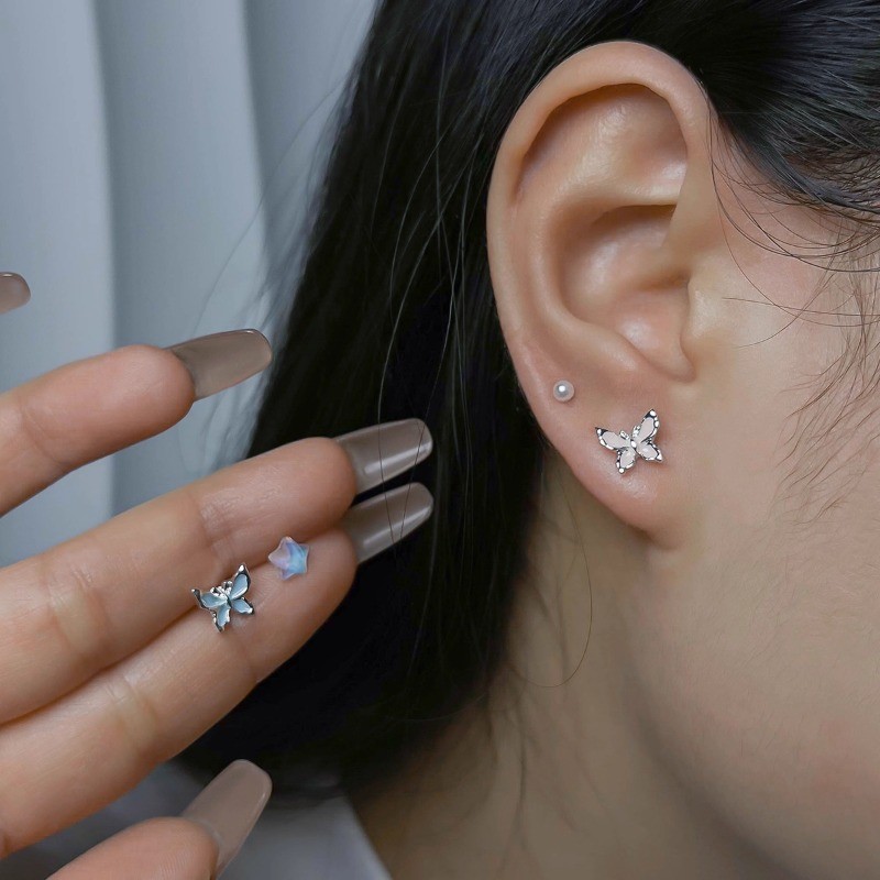 ต่างหูแฟชั่นรูปผีเสื้อใหม่ปี 2025 สำหรับผู้หญิง - ยี่ห้อ PINK EMPRESS ราคา 3 บาท*ส่งฟรี