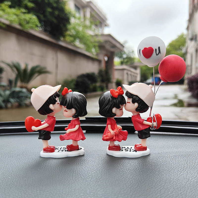 Couple Love Hiasan Dashboard Mobil Lucu Boneka Pajangan Aksesoris Dashboard Mobil Dekorasi Interior Harga 17,150 rupiah*Gratis Ongkir