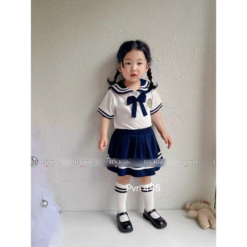 Bộ học sinh thuỷ thủ phối nơ xinh xắn cho bé gái