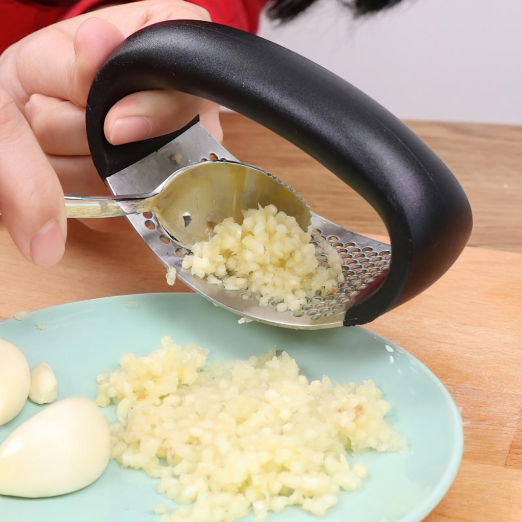 Dụng cụ dập tỏi, ép tỏi, nghiền tỏi bằng Inox cầm tay -CANDY