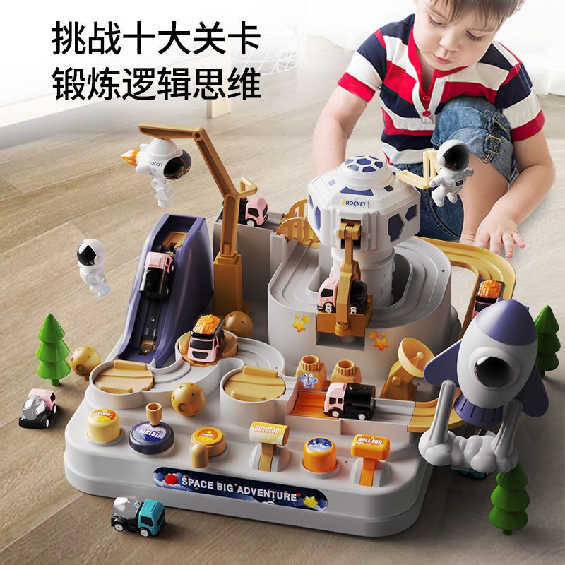 Jin ying cùng một chiếc xe không gian vượt qua cuộc phiêu lưu lớn đồ chơi