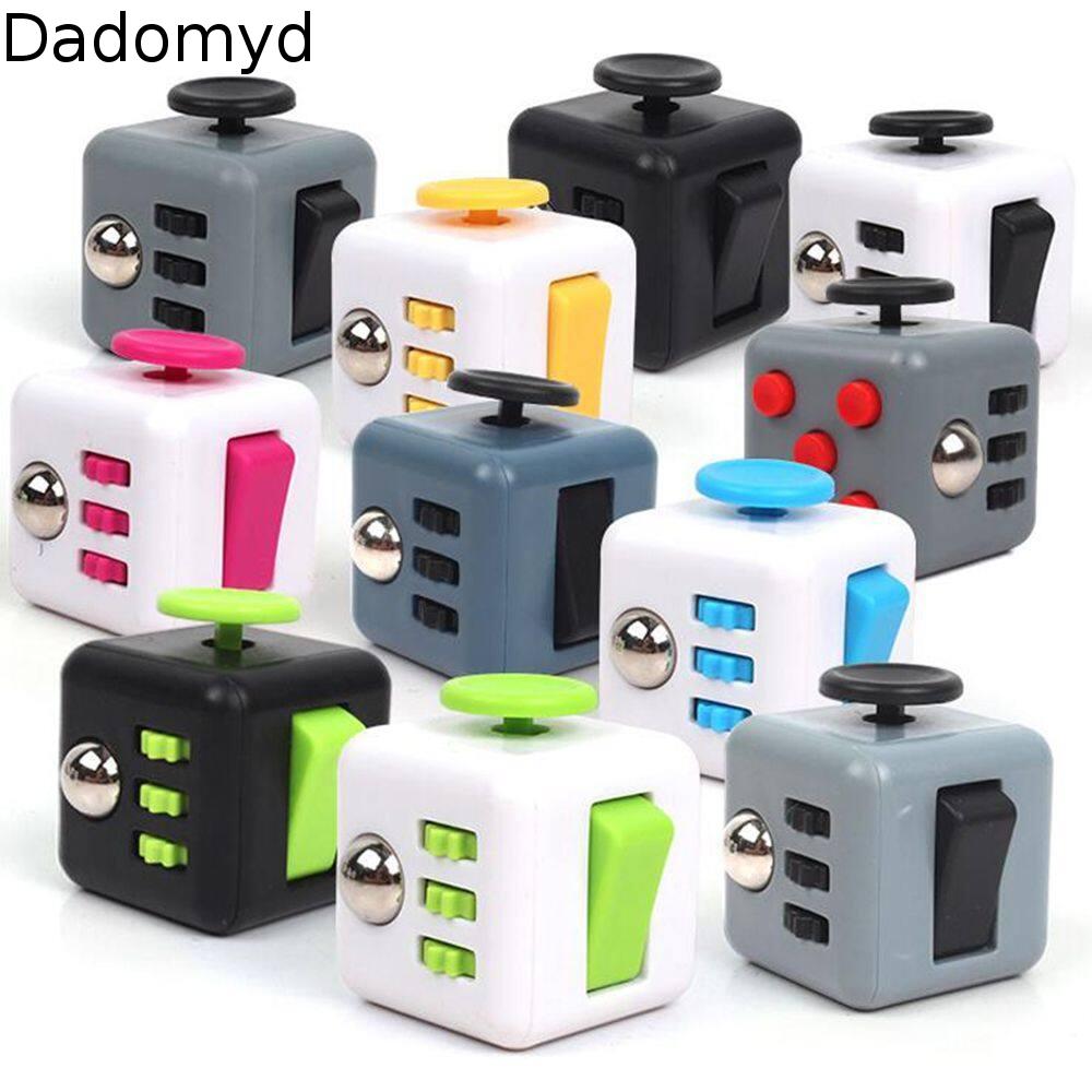 BCOMET ของขวัญสำหรับผู้ใหญ่สำหรับเด็ก Magic Cube บรรเทาความวิตกกังวล แบบพกพา ออทิสติก ของเล่นต่อต้านความเครียด ลูกเต๋าบีบอัด Fidget Cube ราคา 48 บาท*ส่งฟรี