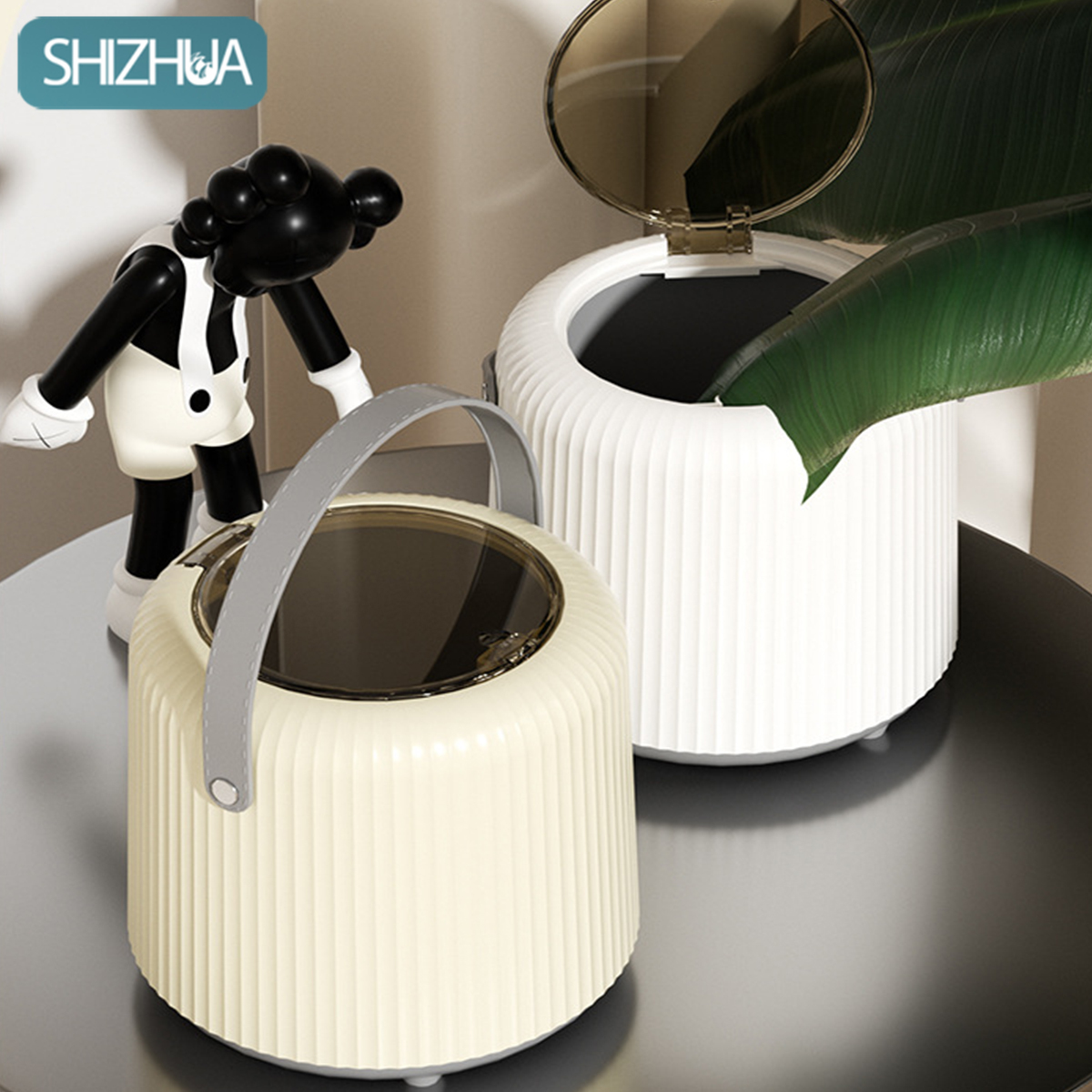 ถังขยะขนาดเล็ก ถังขยะตั้งโต๊ะ ถังขยะมินิ สวยงามและใช้งานได้จริง กะทัดรัดและประหยัดพื้นที่ แบบตั้งโต๊ะ หรือใช่ในรถทั่ว ๆ ไป ราคา 75 บาท*ส่งฟรี