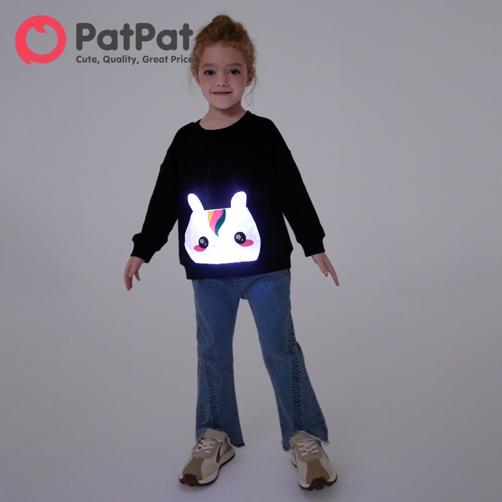 PatPat Go-Glow Illuminating Sweatshirt with Light Up Unicorn Including Controller (Built-In Battery) ราคา 1,094 บาท*ส่งฟรี