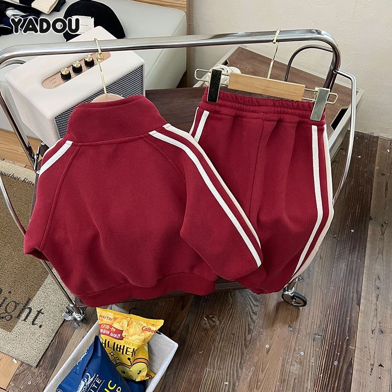 Yadou quần áo trẻ em mùa xuân trẻ em mới phù hợp với bé trai trang phục mùa thu Áo len đứng áo Cardigan có cổ phong cách phương Tây bé trai hai mảnh phù hợp với