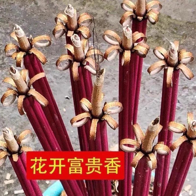 Bó 18 cây nhang thơm nở phí quý thâp bàn thờ siêu đẹp, thu hút tài lộc