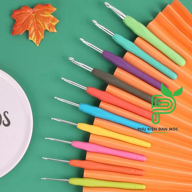  Kim móc len cán nhựa dẻo êm tay Size 2.0mm - 10mm 