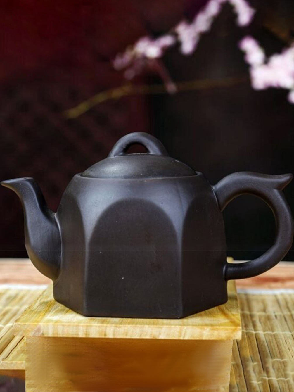 Bộ ấm lục giác đen chén lòng xanh bát tràng