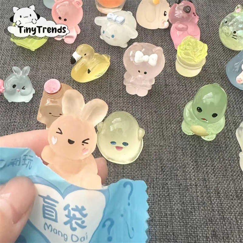 TinyTrends Luminous blind bag small toys small animals mini cute independent packaging three-dimensional model luminous simulation cartoon ราคา 5 บาท*ส่งฟรี