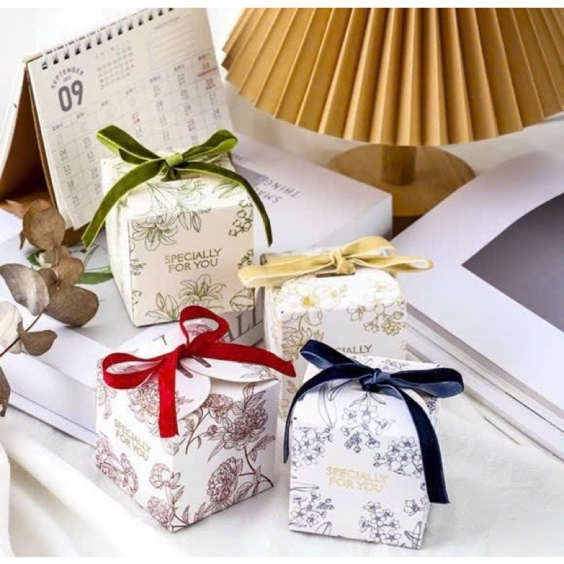 [Sỉ 4k] Hộp quà tặng hộp quà cưới mini hoạ tiết hoa 4 mùa size S (kèm dây buộc) - gift box