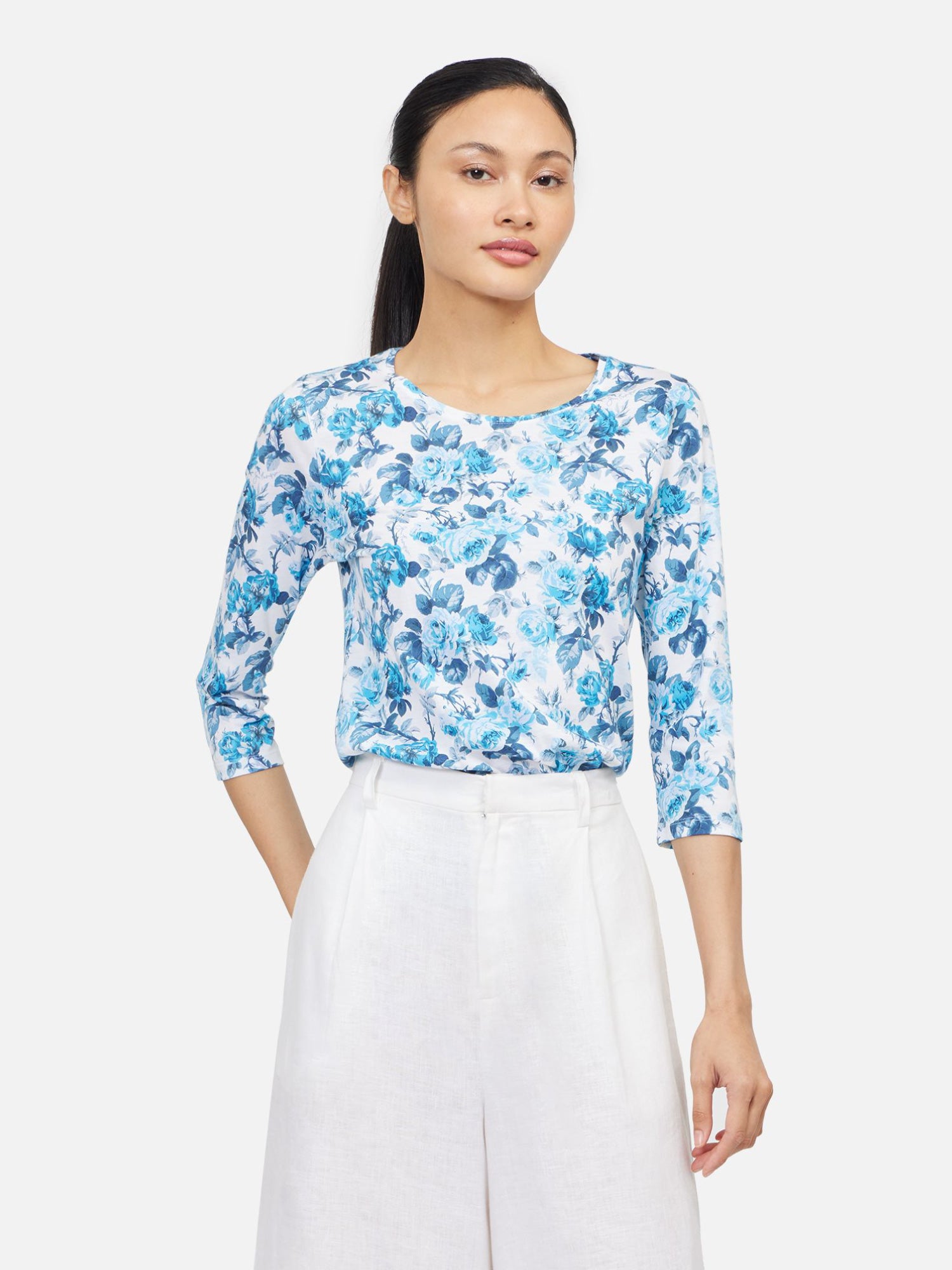 Blue Roses 3/4 Sleeve T-Shirt ราคา 820 บาท*ส่งฟรี