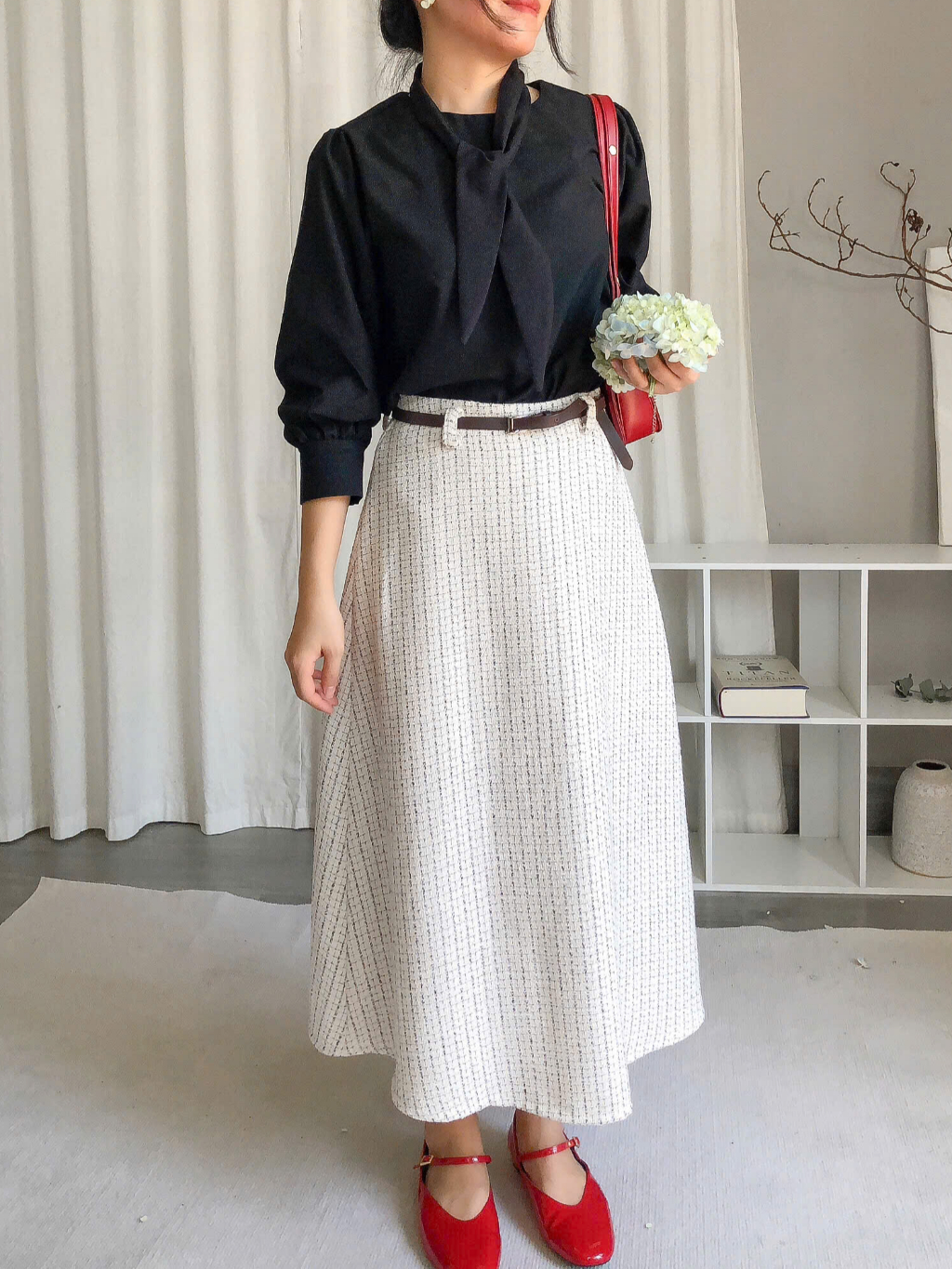 Chân váy dài công sở fom chữ A xoè qua gối chất liệu tweed mỏng, kiểu dáng midi basic