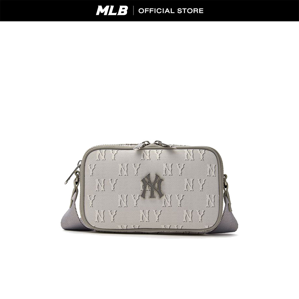 MLB Crossbody Bag Unisex Jacquard Monogram Model 3ACRS014N 50CGL Light Charcoal Grey ราคา 3,591 บาท*ส่งฟรี