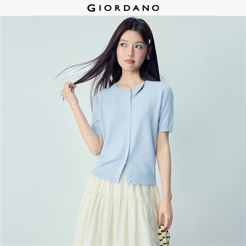 GIORDANO Women Cardigans Pearl Buttons Gentle Elegance Cardigans Short Sleeve Fashionable Casual Summer Cardigans 18356005 ราคา 1,619 บาท*ส่งฟรี