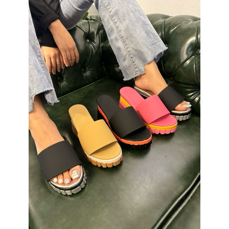 Dép đế ❌❌❌xuồng pu new❌❌❌7.5 răng cưa siêu hót 2024 chuẩn size.