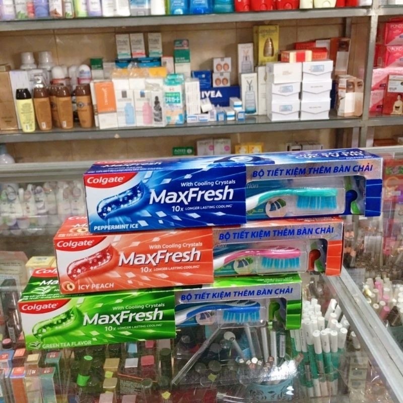 Kem Đánh Răng Colgate Max Fresh 225/230g Tuýp Tặng Bàn Chải Lông Tơ Đủ Hương Bạc Hà, Đào Lạnh, Trà Xanh, Than Tre