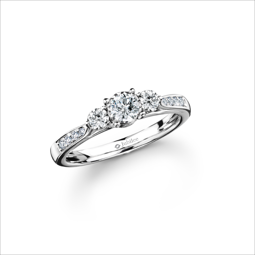 Jubilee Diamond แหวนเพชร Three Stone Lady Love Ring เพชรแท้ เพชรน้ำ 99 ราคา 32,900 บาท*ส่งฟรี