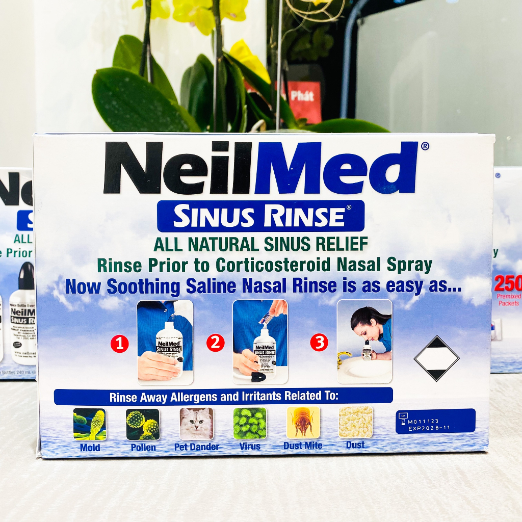 Nước Rửa Mũi Neilmed Sinus Rinse - 1 Xịt, 2 Bình & 250 Gói Muối_ Hàng Mỹ - Thông rửa mũi là cách thức tuyệt vời để loại bỏ các chất nhầy trong mũi, làm sạch các chất gây dị ứng, chất kích thích, vi khuẩn và virus trong mũi, giúp làm giảm tần suất nhiễm tr
