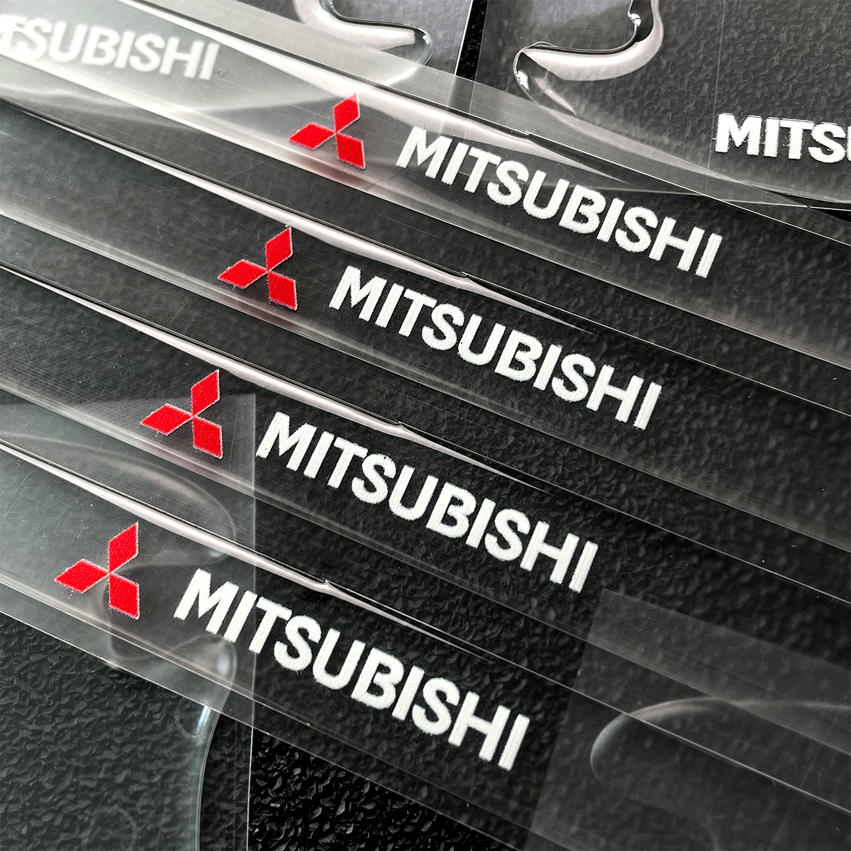 4PCS 3D Mitsubishi Logo สติกเกอร์ติดรถ แฮนด์บาร์ สติ๊กเกอร์แต่ง เทปกันรอย กระจกมองข้าง รถยนต์ รถไฟฟ้า Pajero Attrage ราคา 51 บาท*ส่งฟรี
