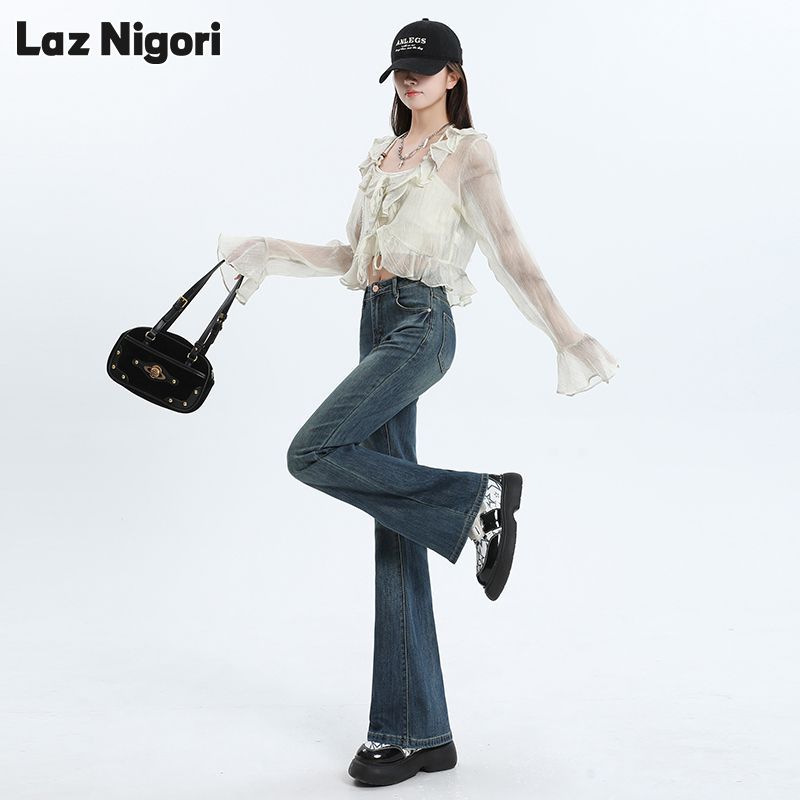 Laz Nigori High-Waist Flared Jeans with Vintage Style and Anti-Wrinkle Feature ราคา 478 บาท*ส่งฟรี
