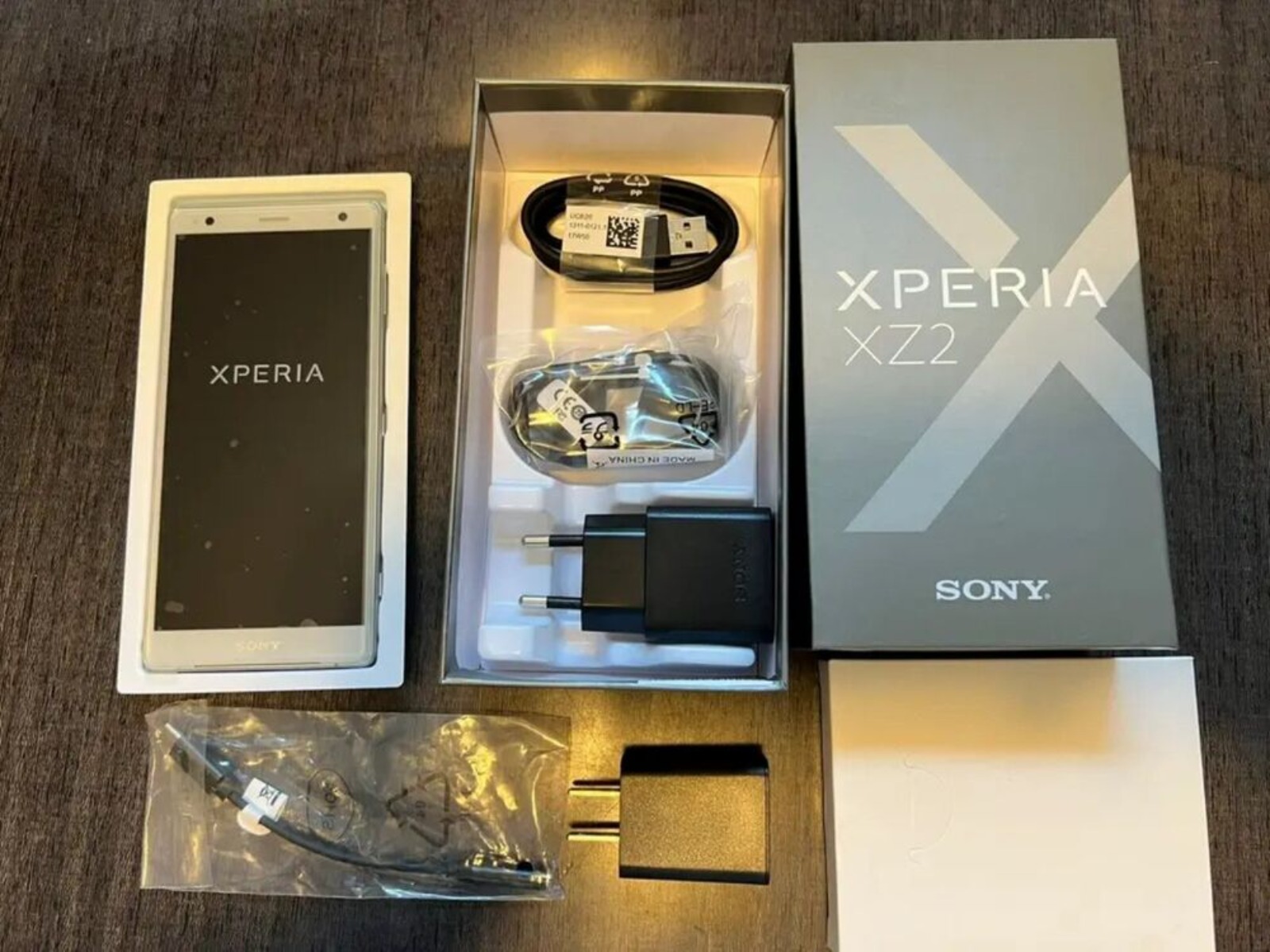 Sony Xperia XZ2 H8216 H829 Unlocked Original 64GB ROM 5.7" Snapdragon 845 NFC 4G LTE Smartphone ราคา 3,876 บาท*ส่งฟรี