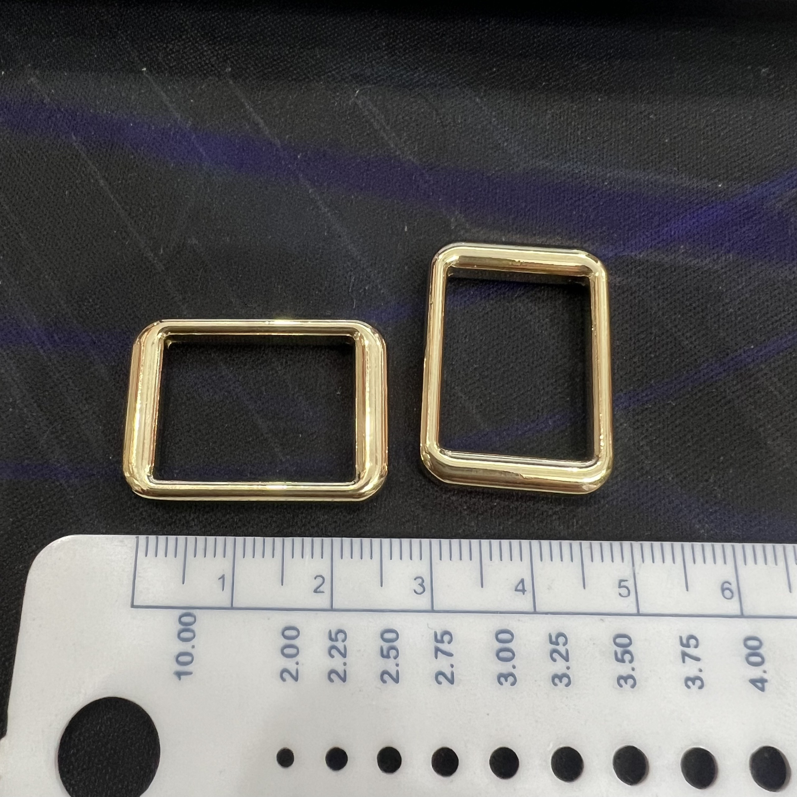 Khoen chữ nhật đúc 2cm vàng 10k/ cái