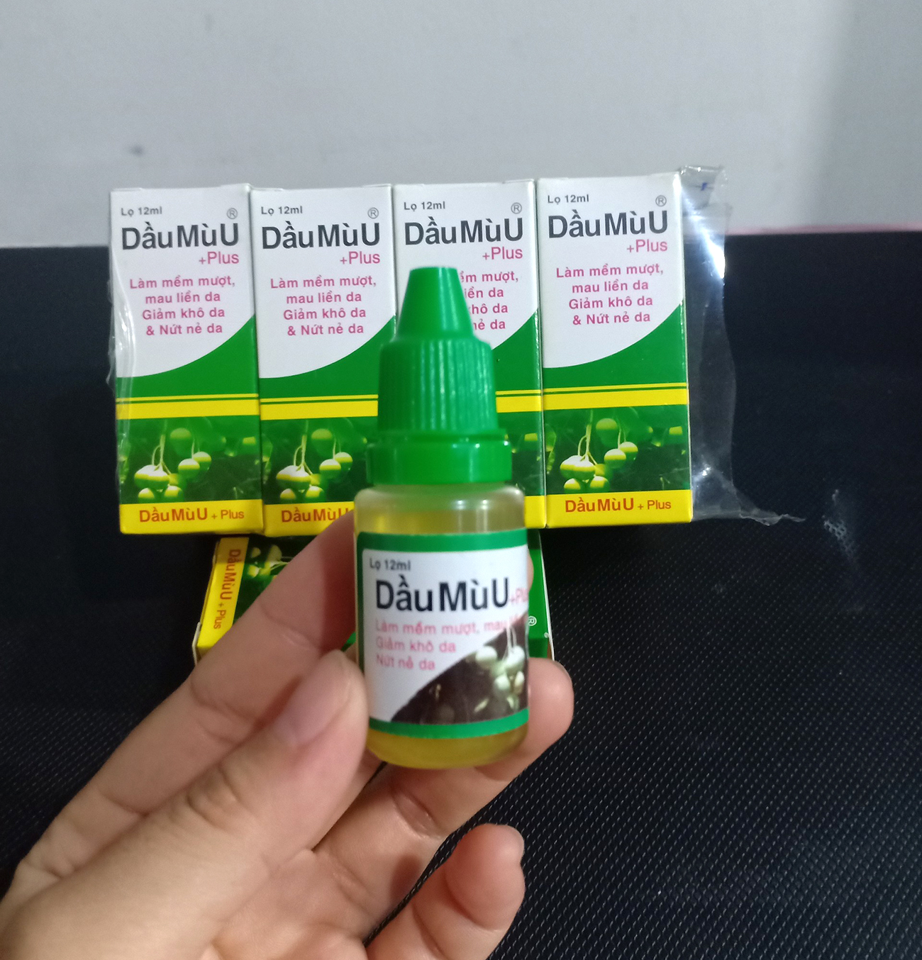 Dầu mù U + PLus Hỗ trợ trị bỏng , u nhọt, ghẻ lở, viêm loét da, làm mềm mượt da, mau liền da, liền sẹo