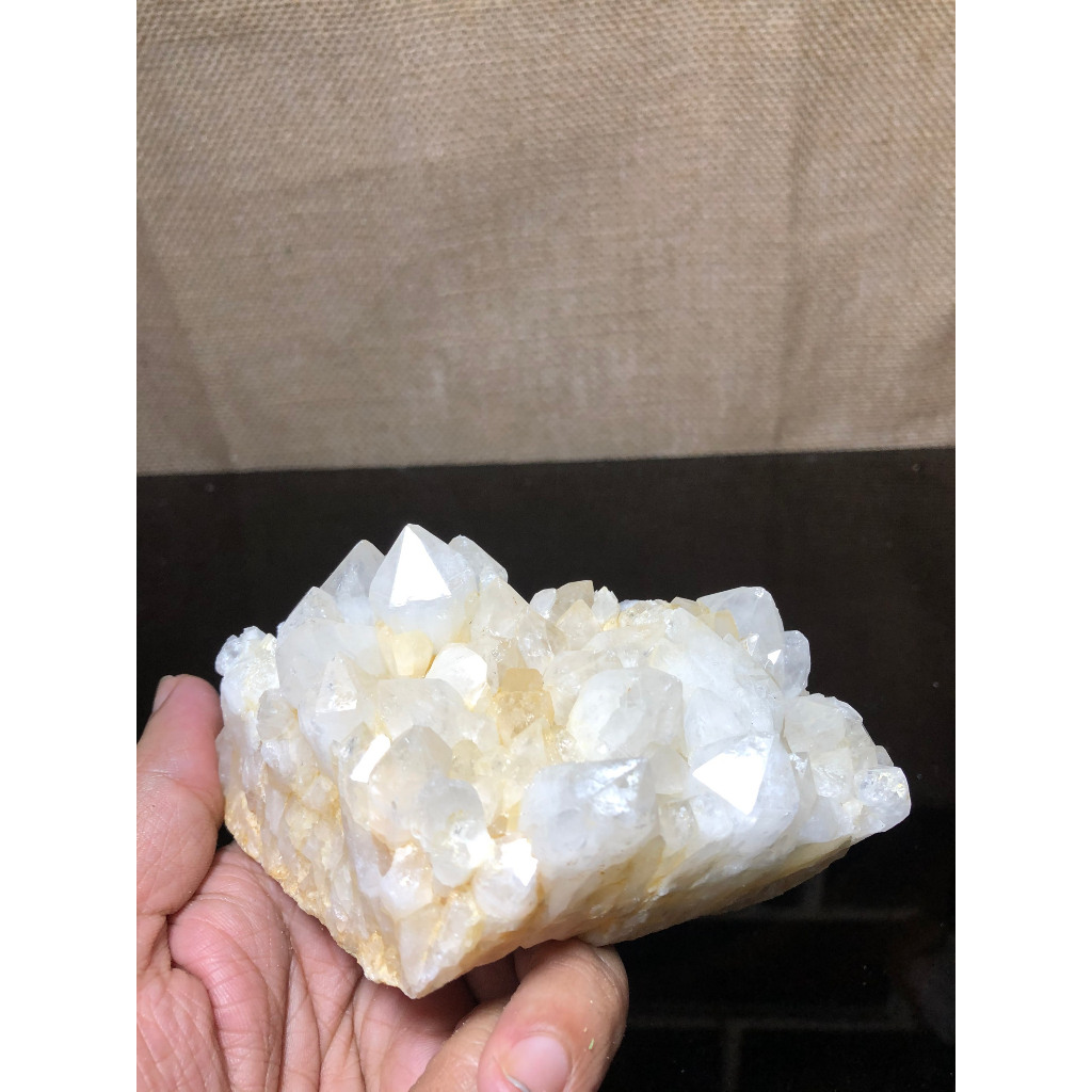 Giá sỉ thạch anh vàng chanh cho mọi người thích sưu tầm, loại tuyển chọn đẹp, sạch tạp chất, chóp trong và da gương