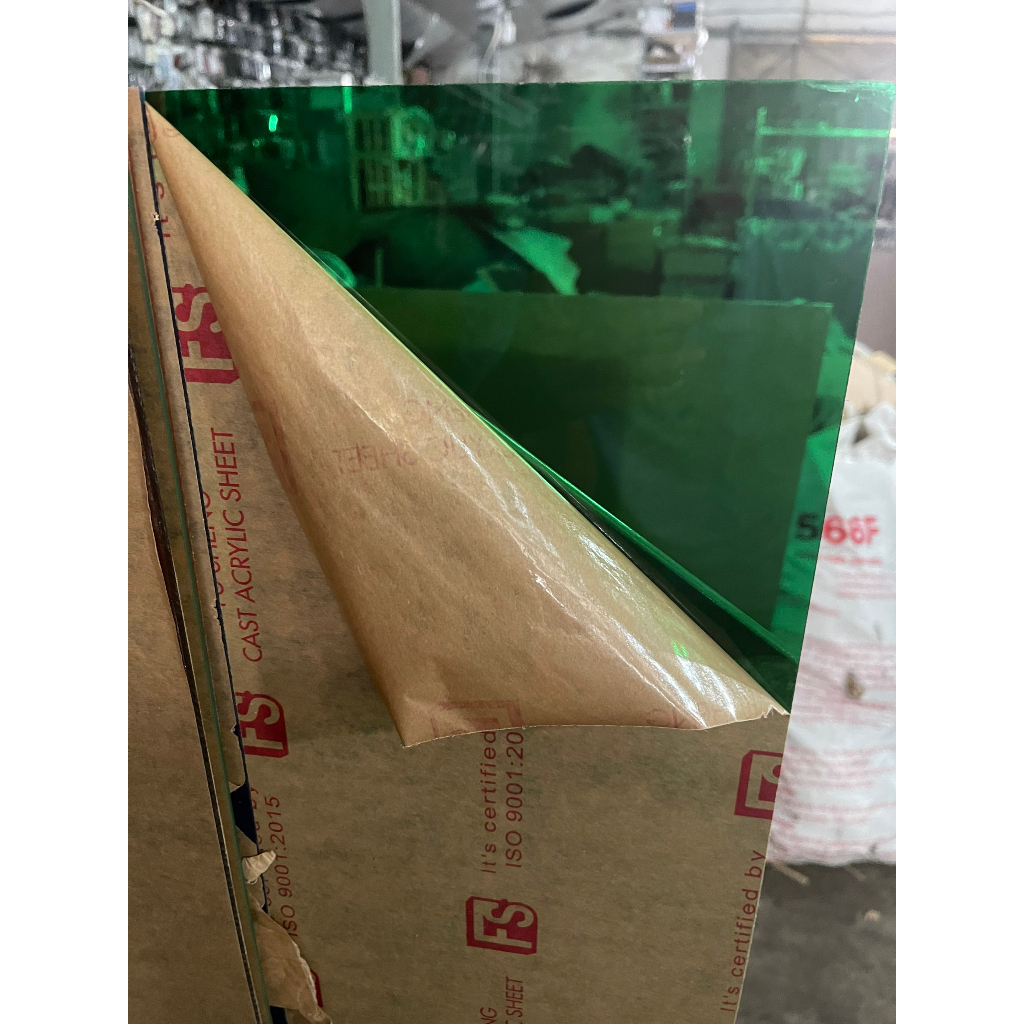 Tâm mica xuyên sáng dày 3mm, nhiều kích thước .Mica