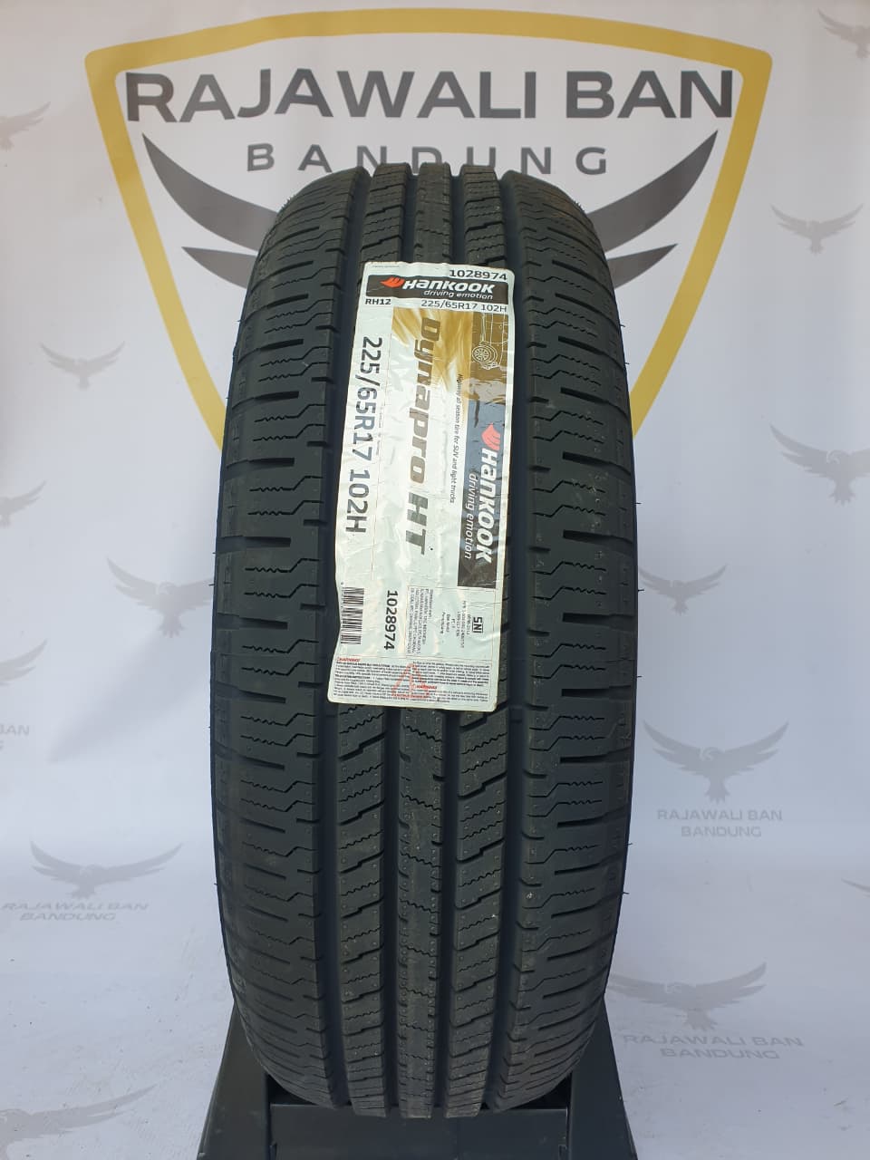 Ban Mobil Hankook Dynapro HT RH12 225/65 R17 Ban Mobil Toyota RAV4, Nissan X-Trail, Mitsubishi Outlander Harga 1,125,000 rupiah*Gratis Ongkir