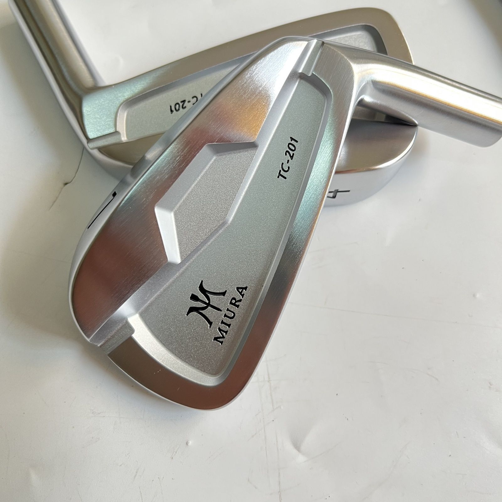 Miura TC-201 Irons Golf Clubs Soft Iron Forged Iron Set Only Head（4-9P 7PCS） Men's Cavityback Profile Irons · v16