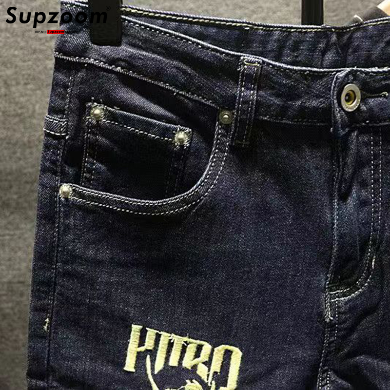 [JUKI] Supzoom New Arrival Top Fashion Summer Embroidery Letter Small Dark Blue Casual Thin Denim Cargo Pants Jeans Men Shorts ราคา  1,596 บาท*ส่งฟรี