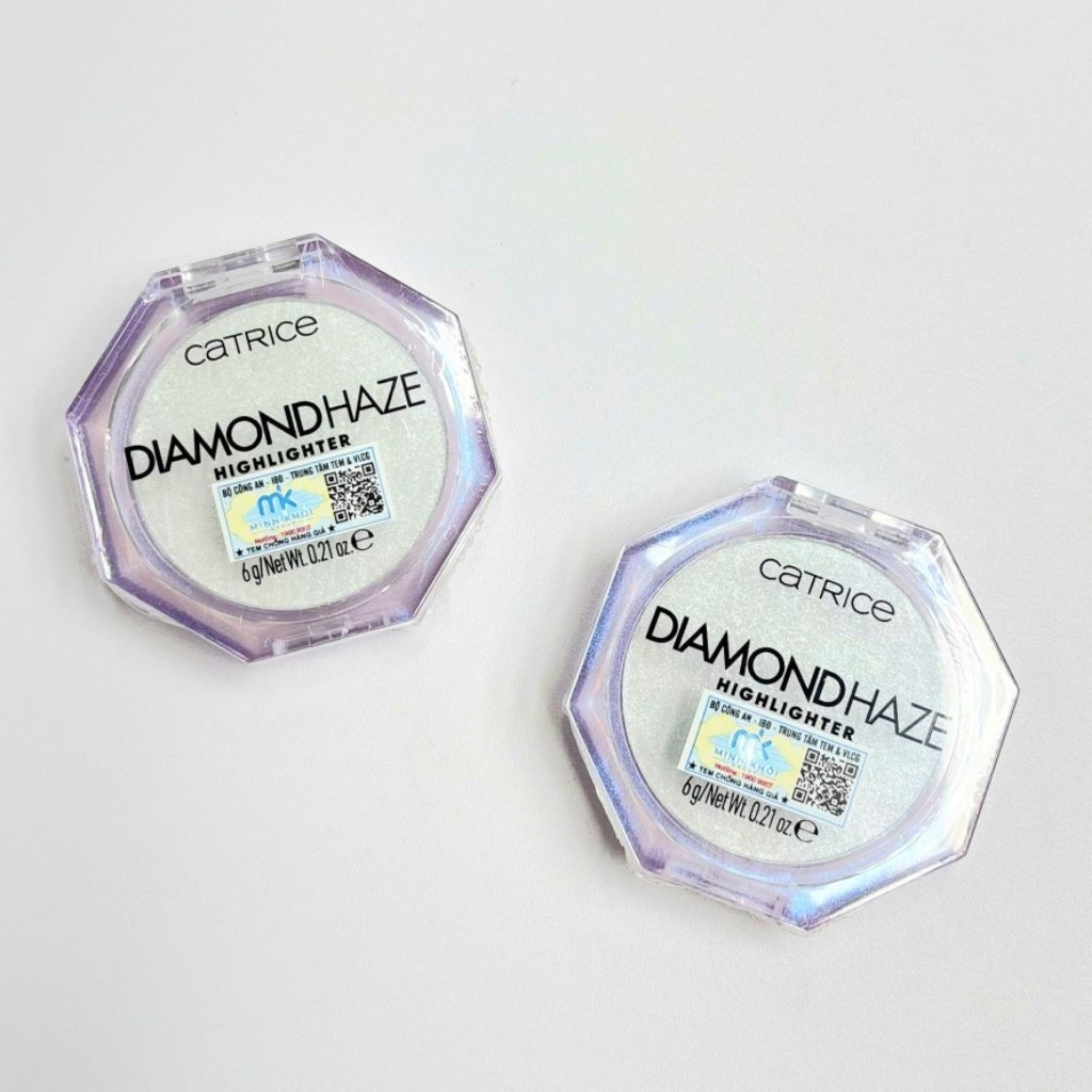 Phấn bắt sáng Catrice Highlighter Diamond Haze 010 Gimme Glitter 6g