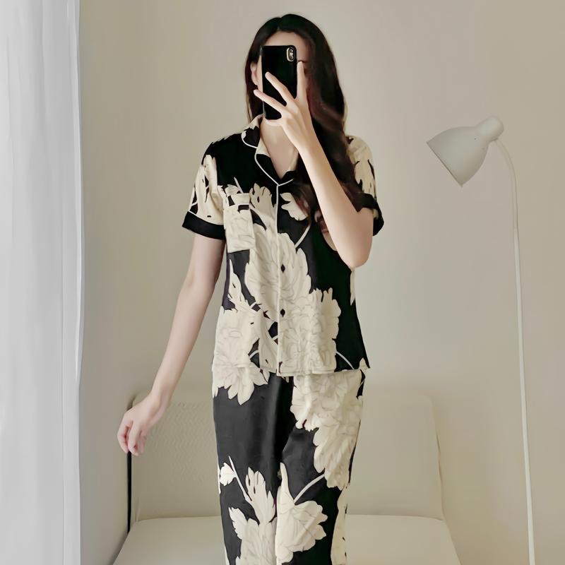Bộ Pijama mặc nhà nữ chất liệu lụa cao cấp Melli Homewear áo cộc quần đùi họa tiết hoa mẫu đơn